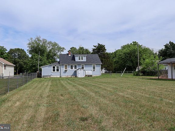 3rd image of 315 Cedar Ave