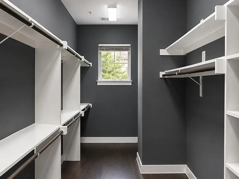 2211 Worthington St — Photo 21