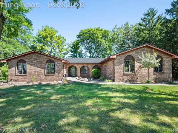 31034 Berryhill St, Farmington Hills, MI 48331
