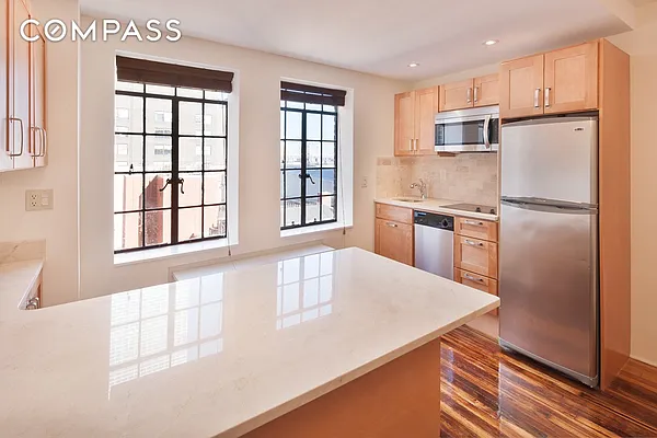 Rented by Compass | media 21