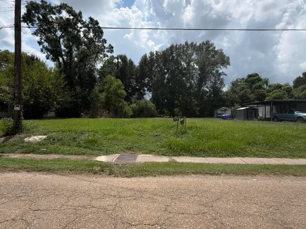 154 E Martin Luther King Jr Dr, Sunset, LA 70584