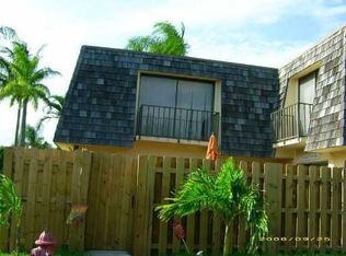 152 Woodland Rd, Palm Springs, FL 33461