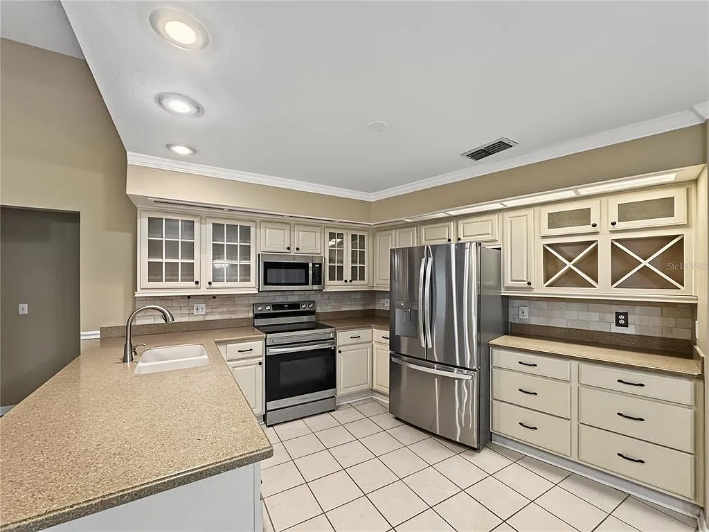 3 bed, 2.5 bath, 2280 sqft, $3,245 — Photo 3