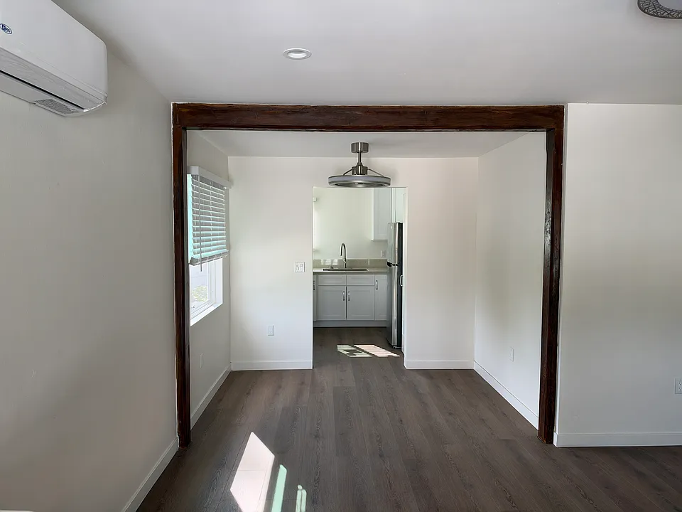 1253 E Washington Blvd #1375