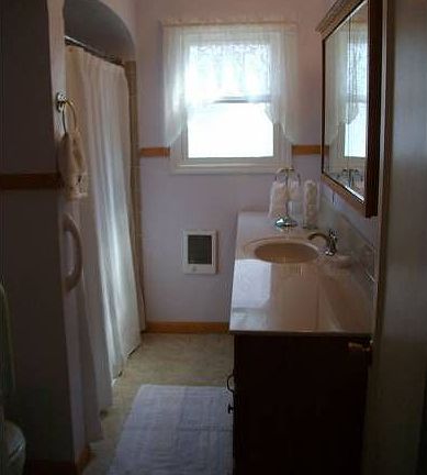 Main bathroom