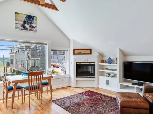 92 Commercial St #2A, Provincetown, MA 02657