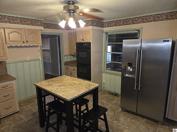 4th image of 143 Holmes Dr