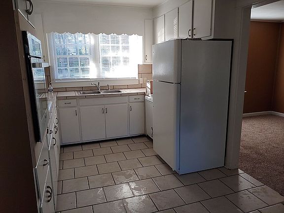5th image of 1007 Belmont Ave