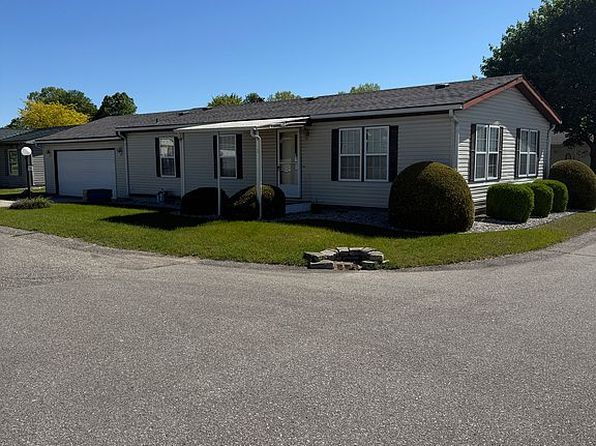 7558 Pinecrest Ln