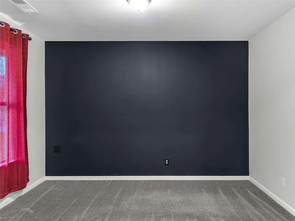 4 bed, 2.5 bath, 2258 sqft, $2,800 — Photo 4