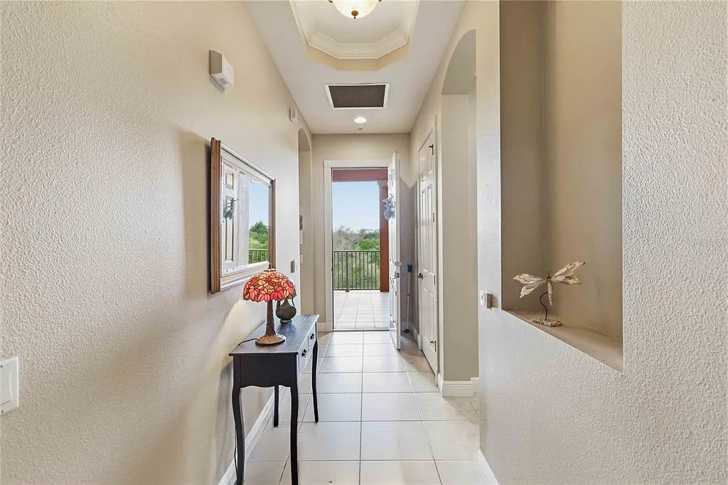 3 bed, 2.0 bath, 1997 sqft, $4,200 — Photo 2