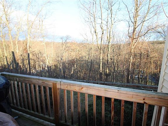 5th image of 522 Fox Run Ln #522