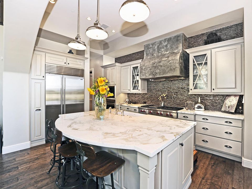 1st image of 18927 N 101st St #14