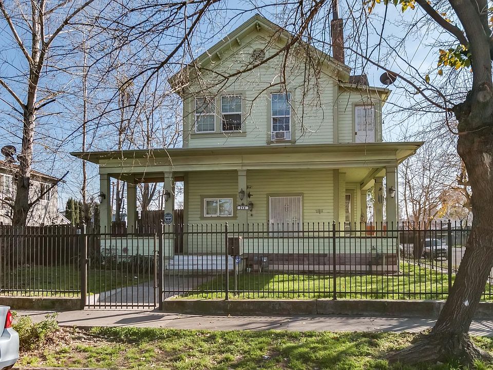 1st image of 248 W Acacia St