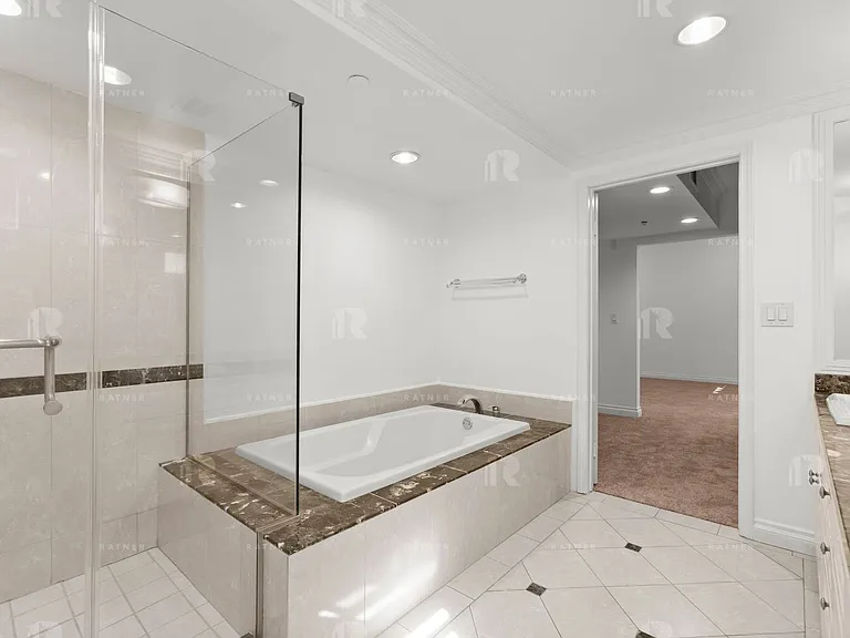 5056 Laurel Canyon Blvd — Photo 9