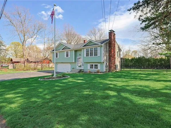 6 Burke Rd, Bristol, RI 02809