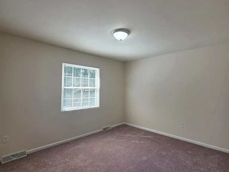 202 Marlou St — Photo 8