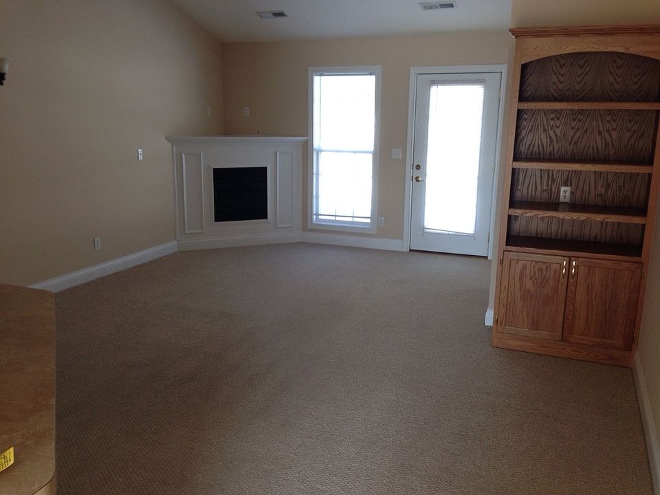 2nd image of 909 Monin Rd #B