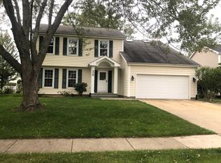 2272 Albright Ln, Wheaton, IL 60189