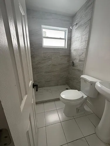 2 SW 6th Ave #C Photo 1