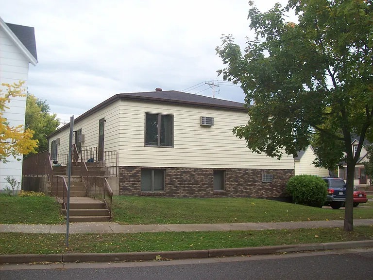 303 Talmadge St #4 — Photo 3