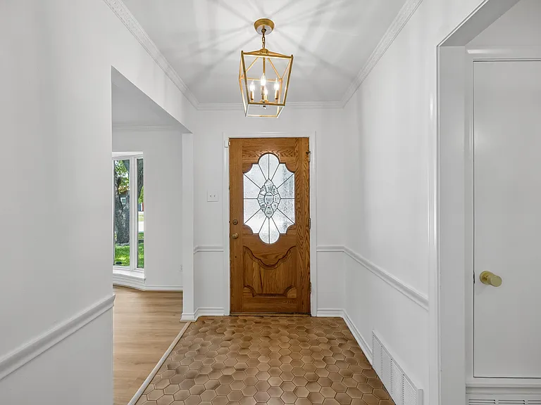 3566 Princess Ln — Photo 4