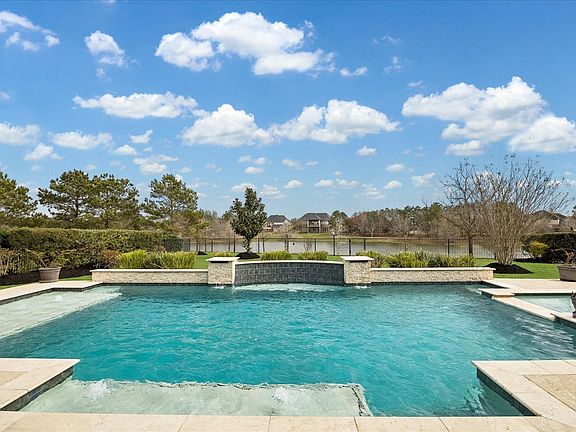 3rd image of 95 Lake View Loop