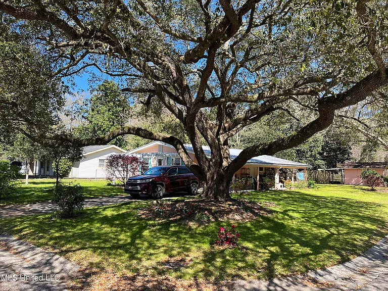 2 Fleetwood Pl — Photo 2