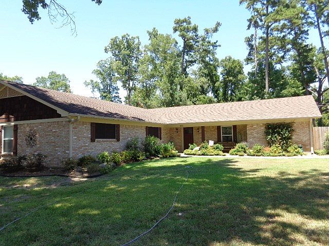 1st image of 1215 Hollybrook Dr