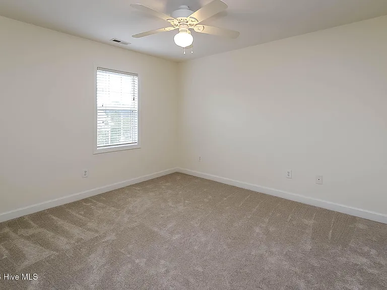 123 S Park Ln — Photo 16