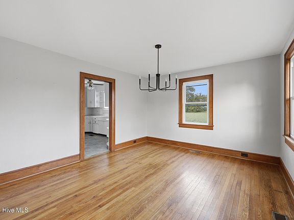 3rd image of 1448 Northside Road