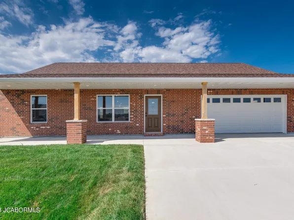 203 Gavin Ln, Linn, MO 65051