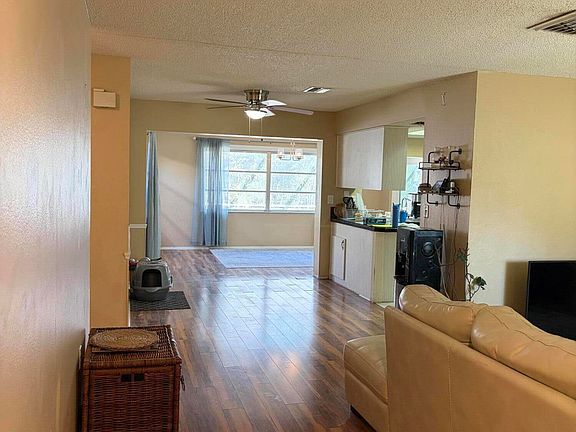 4th image of 1362 Waterfall Dr