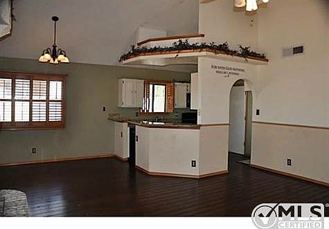 4th image of 725 Merriman Dr