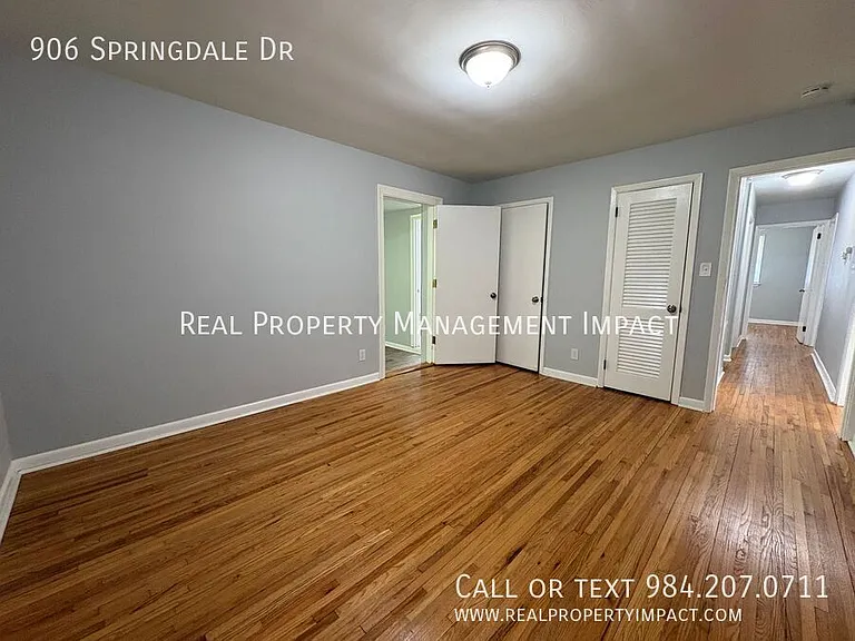 906 Springdale Dr — Photo 16