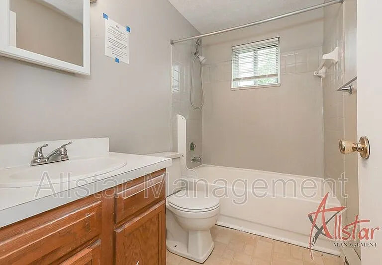 1323 Massachusetts Ave — Photo 10