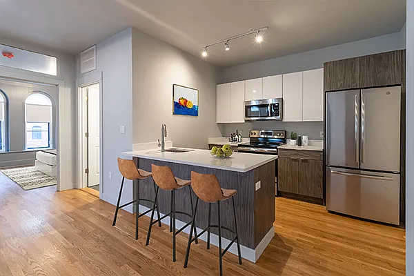 2 bed, 870 sqft, $2,600 — Photo 1