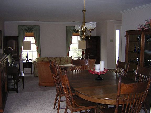 Classic dining room & living room