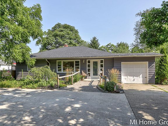 3rd image of 252 Thomas St