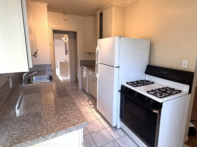 125 E Saint Joseph St #A — Photo 4