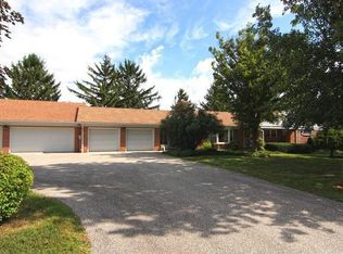 2004 Black Oak Dr, Red Lion, PA 17356