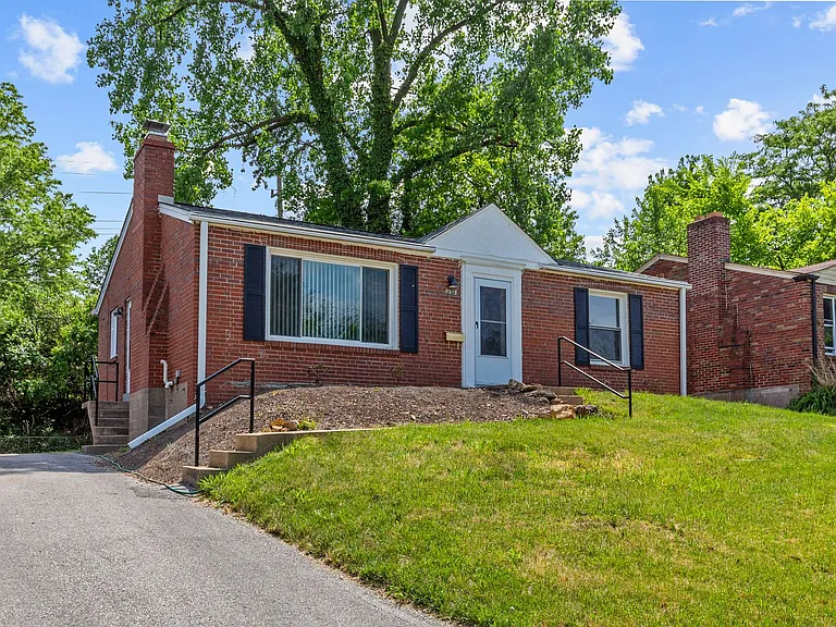7812 Drexel Dr — Photo 23