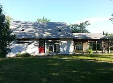 208 Clark Ave photo 1