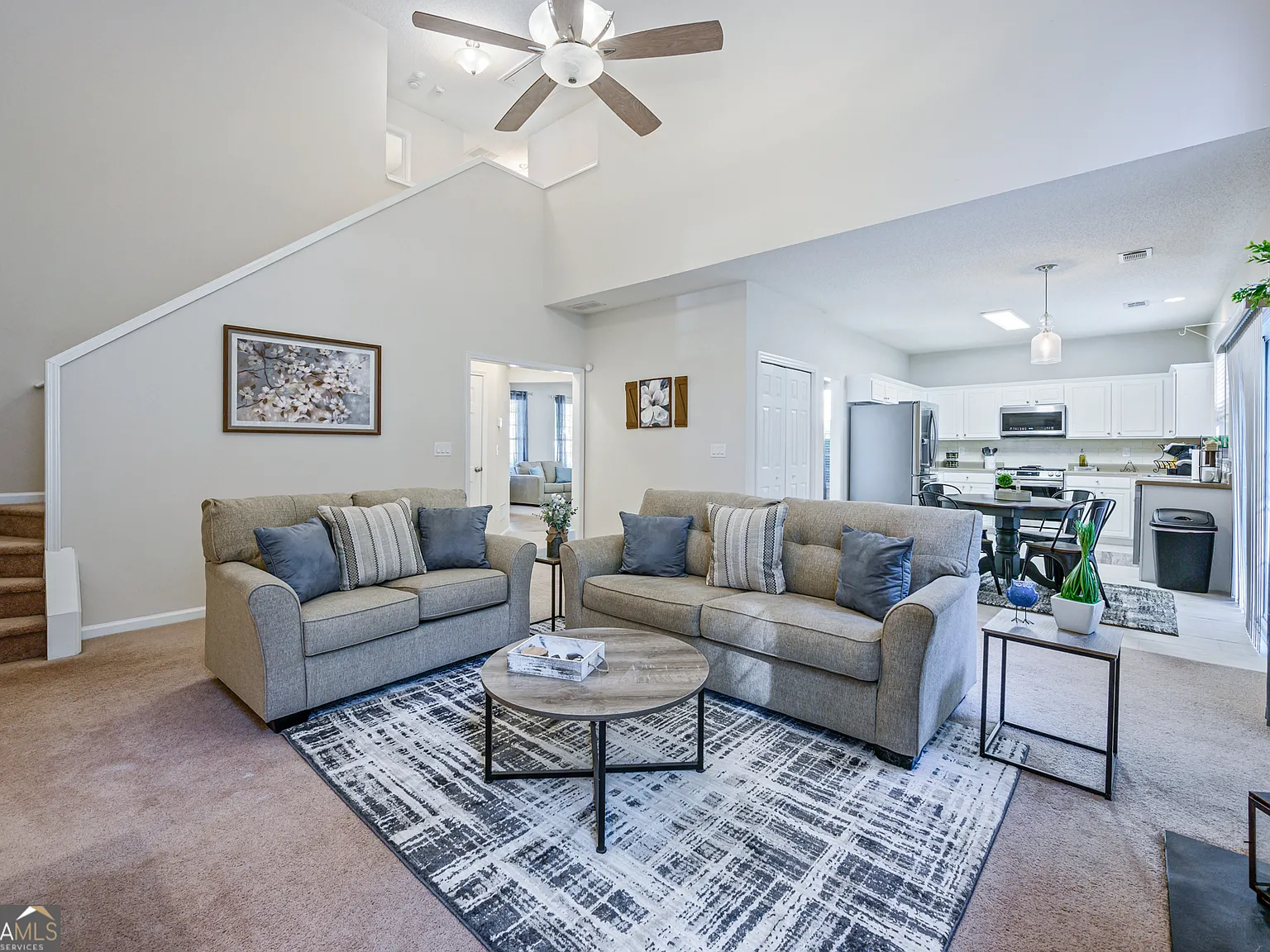 3 bed, 2.5 bath, $4,878 — Photo 2