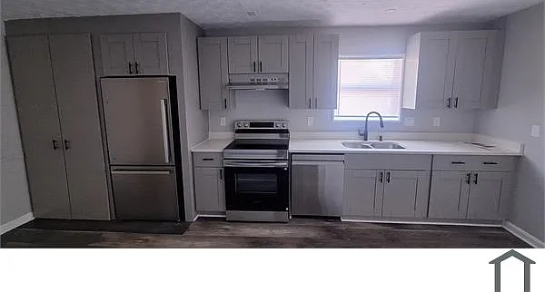 1116 Summer Brook Rd — Photo 2