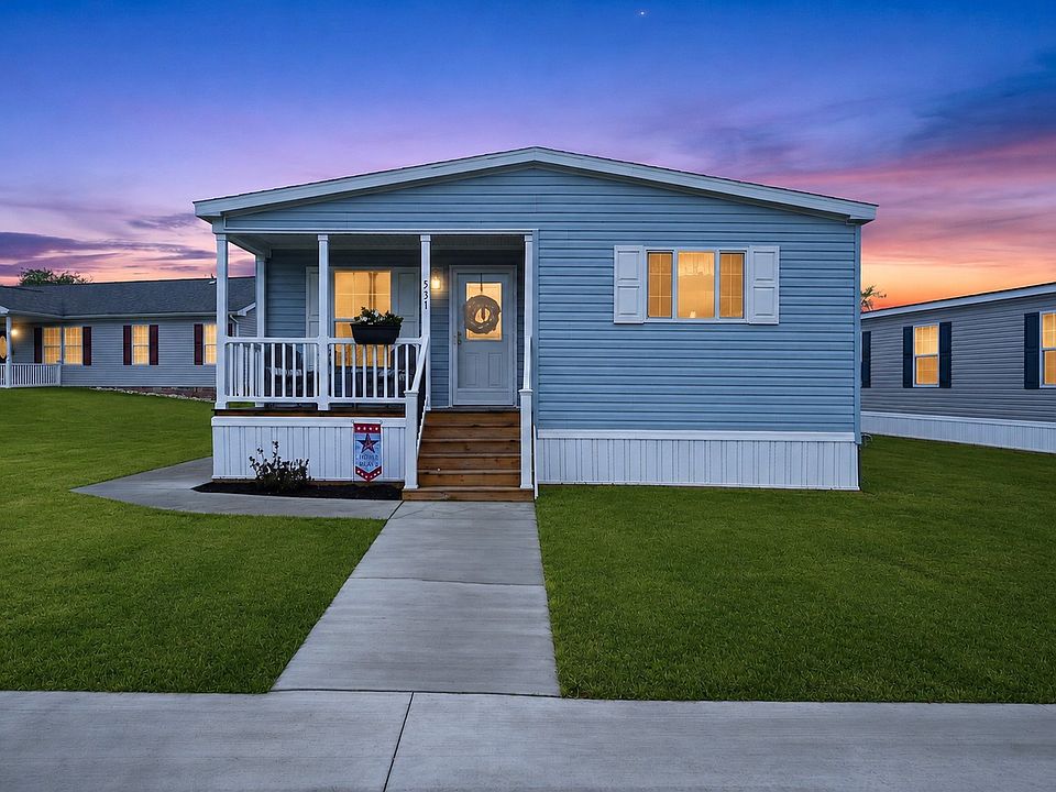 Exterior Image-0-CHAMPION 531 CL Crossroads Village