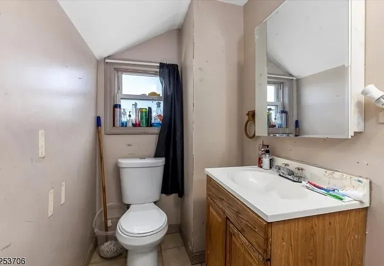 25 Washington Ave #A — Photo 8