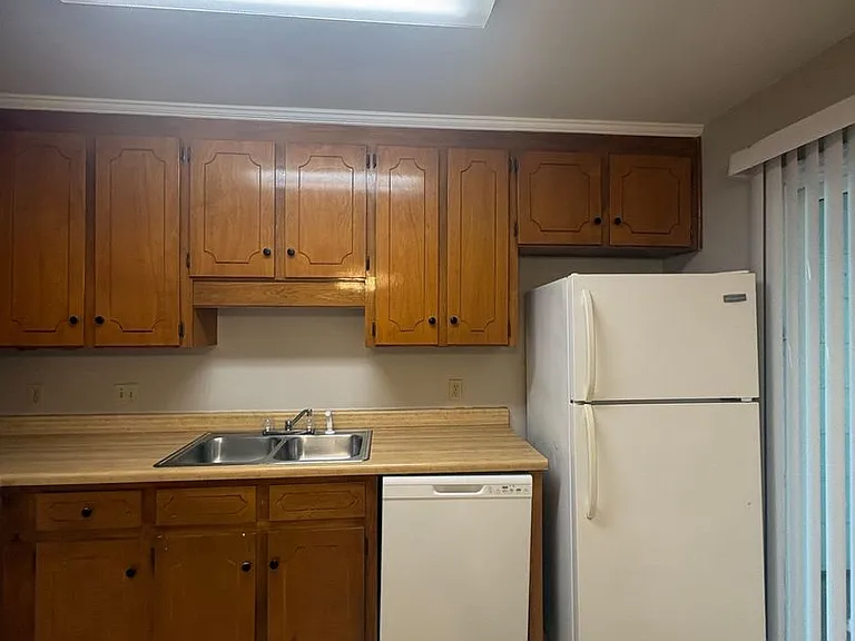 228 Edith Way — Photo 11