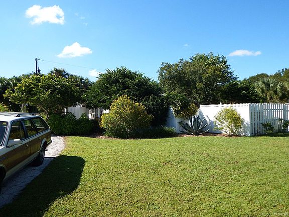 very private hidden home