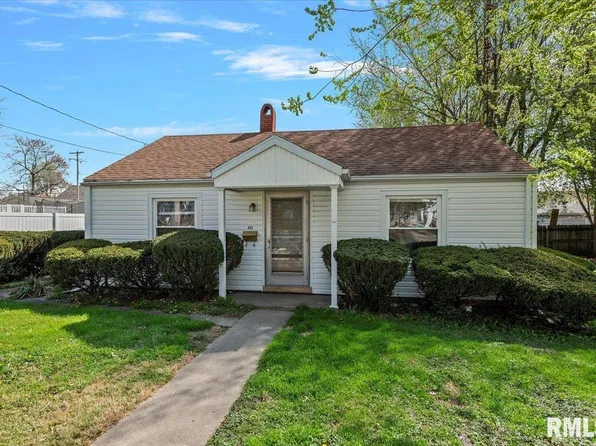 808 S Clay St, Taylorville, IL 62568